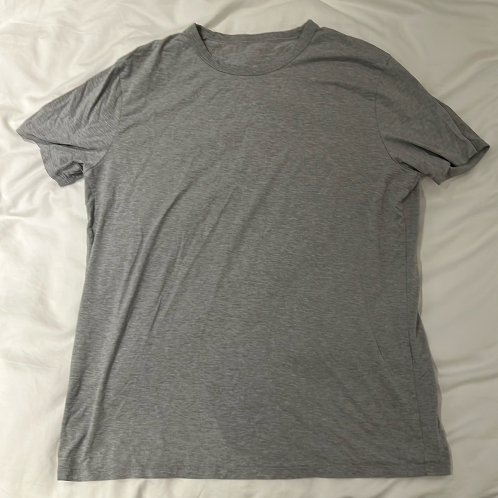 Lululemon large gray tee